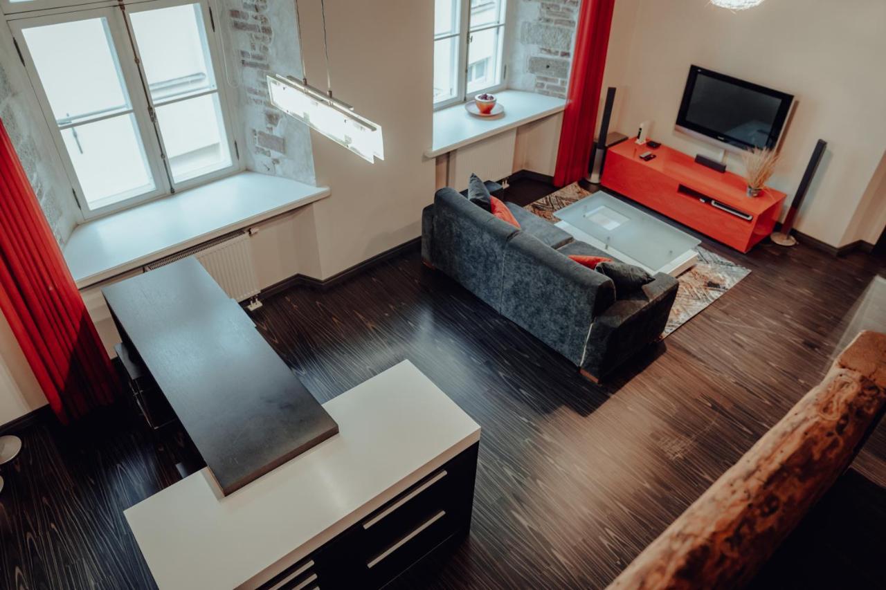 Design In The Heart Of Old Town Apartment *